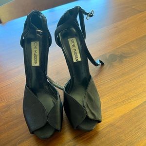 Open toe Steve Madden heels/pumps, size 7.5